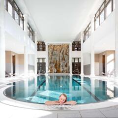 Отель Kempinski Grand Hotel des Bains Швейцария, Санкт-Мориц - 1 отзыв об отеле, цены и фото номеров - забронировать отель Kempinski Grand Hotel des Bains онлайн бассейн