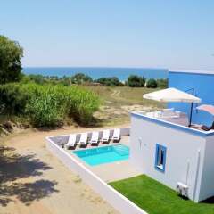 Отель Seabreeze Villa Греция, Калимнос - отзывы, цены и фото номеров - забронировать отель Seabreeze Villa онлайн пляж