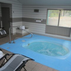 Отель Alpine Inn бассейн фото 2