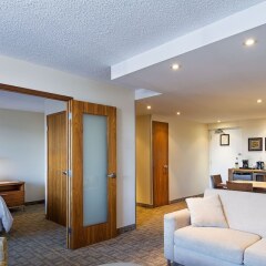 Отель International Hotel Calgary Канада, Калгари - отзывы, цены и фото номеров - забронировать отель International Hotel Calgary онлайн комната для гостей фото 4