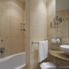 Отель Crowne Plaza Padova Италия, Падуя - отзывы, цены и фото номеров - забронировать отель Crowne Plaza Padova онлайн комната для гостей фото 5