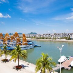Отель Tuan Chau Marina Hotel Вьетнам, Халонг - отзывы, цены и фото номеров - забронировать отель Tuan Chau Marina Hotel онлайн пляж фото 2