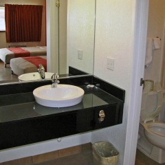 Отель Motel 6 Columbus - Worthington США, Колумбус - отзывы, цены и фото номеров - забронировать отель Motel 6 Columbus - Worthington онлайн ванная