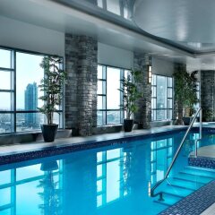 Отель Hyatt Regency Calgary Канада, Калгари - отзывы, цены и фото номеров - забронировать отель Hyatt Regency Calgary онлайн бассейн