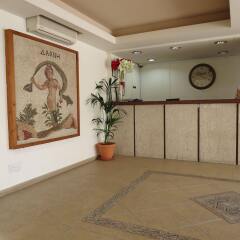 Daphne Hotel Apartments интерьер отеля