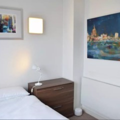 Отель 1 Bedroom Flat in Hackney Next to Canal удобства в номере