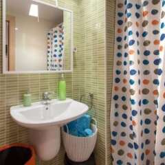 Отель Apartamento Vivalidays Mei Испания, Льорет-де-Мар - отзывы, цены и фото номеров - забронировать отель Apartamento Vivalidays Mei онлайн ванная