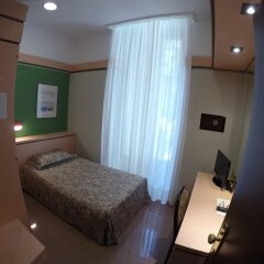 Le Petit Hotel сейф в номере