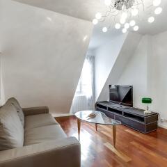 Апартаменты Rue Cler - Eiffel Tower View Apartment комната для гостей фото 4