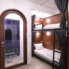 Apartment45 Hostel - Adults Only Бангкок удобства в номере фото 2