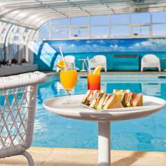 Mercure Lisboa Hotel бассейн