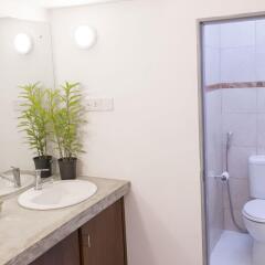 Отель Hostel at Galle Face- Colombo Шри-Ланка, Коломбо - отзывы, цены и фото номеров - забронировать отель Hostel at Galle Face- Colombo онлайн ванная