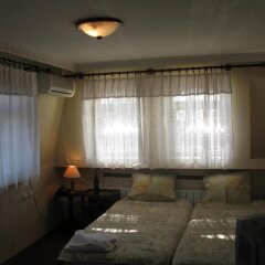 Отель Family Hotel Regina Болгария, Тырговиште - отзывы, цены и фото номеров - забронировать отель Family Hotel Regina онлайн комната для гостей фото 3