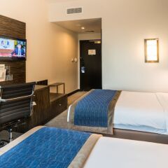 Отель Holiday Inn Express Dubai Jumeirah ОАЭ, Дубай - 10 отзывов об отеле, цены и фото номеров - забронировать отель Holiday Inn Express Dubai Jumeirah онлайн удобства в номере фото 2