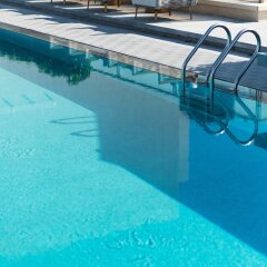 Отель Joyze Hotel Xiamen, Curio Collection by Hilton Китай, Сямынь - отзывы, цены и фото номеров - забронировать отель Joyze Hotel Xiamen, Curio Collection by Hilton онлайн бассейн фото 3