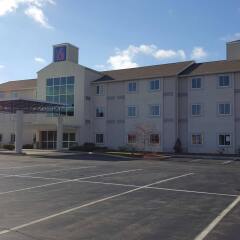 Отель Motel 6 Niagara Falls - New York США, Ниагара-Фолс - отзывы, цены и фото номеров - забронировать отель Motel 6 Niagara Falls - New York онлайн парковка