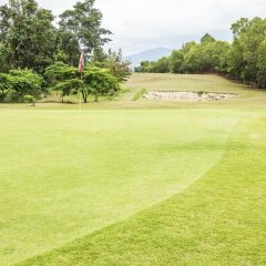 Отель Aye Thar Yar Golf Resort спортивное сооружение