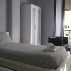 Отель B&B Hi Valencia Cánovas комната для гостей