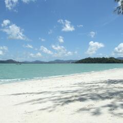 Отель The Westin Siray Bay Resort & Spa, Phuket Таиланд, Пхукет - отзывы, цены и фото номеров - забронировать отель The Westin Siray Bay Resort & Spa, Phuket онлайн пляж фото 2