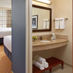 Отель MDR Marina del Rey - a DoubleTree by Hilton США, Лос-Анджелес - отзывы, цены и фото номеров - забронировать отель MDR Marina del Rey - a DoubleTree by Hilton онлайн ванная фото 2