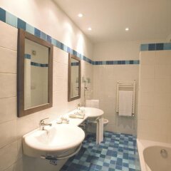 Отель Relais Cappuccina Ristorante Hotel Италия, Сан-Джиминьяно - 1 отзыв об отеле, цены и фото номеров - забронировать отель Relais Cappuccina Ristorante Hotel онлайн ванная фото 2