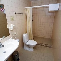Отель Memel Hotel Литва, Клайпеда - 7 отзывов об отеле, цены и фото номеров - забронировать отель Memel Hotel онлайн ванная фото 2