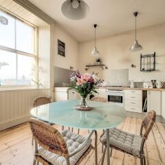 Отель Lovely 2BR Home Next to the Castle Эдинбург фото 38