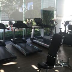 Отель Bangkok Luxury Suites Pyne фитнесс-зал фото 2