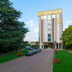 Отель Grand Hotel Terme Италия, Монтегротто-Терме - отзывы, цены и фото номеров - забронировать отель Grand Hotel Terme онлайн парковка