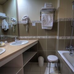 Отель Hôtel Des Trois Gares ванная фото 2