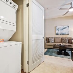 Отель Global Luxury Suites at Wilshire США, Лос-Анджелес - отзывы, цены и фото номеров - забронировать отель Global Luxury Suites at Wilshire онлайн удобства в номере фото 2