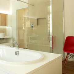 Отель B&B Alphabet - Luxury Guesthouse and Art Gallery ванная