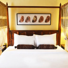 Arabian Courtyard Hotel & Spa Дубай сейф в номере