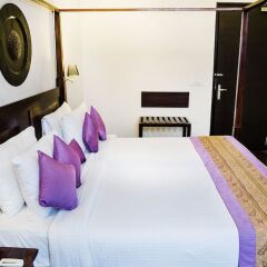 Mantra Amaltas Hotel сейф в номере