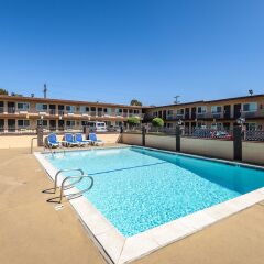 Отель Sea Rock Inn - Los Angeles Лос-Анджелес бассейн фото 2