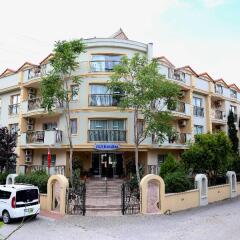 Отель Club Karakas Apart Мармарис парковка
