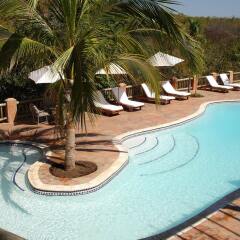 Отель Lake Kariba Inns бассейн
