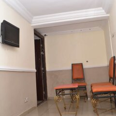 Aquatic Suites & Lounge in Ikeja, Nigeria from 28$, photos, reviews - zenhotels.com