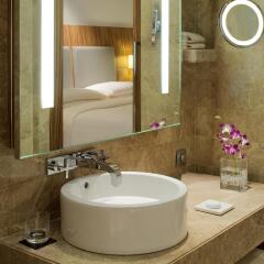 Отель Andaz Capital Gate Abu Dhabi – a concept by Hyatt ванная