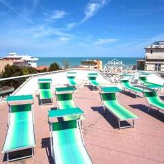 Hotel Villa Lina пляж