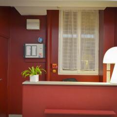 Отель Hôtel du Quai de Seine интерьер отеля