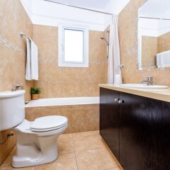 Отель Sirena Bay Villa 14 Кипр, Протарас - отзывы, цены и фото номеров - забронировать отель Sirena Bay Villa 14 онлайн ванная