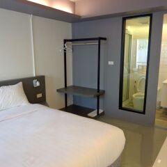 Отель Silom Studios комната для гостей фото 4