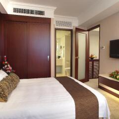 Metropark Hotel Kowloon сейф в номере