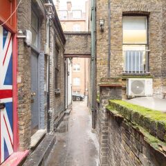 Хостел Bloomsbury Rooms with Shared Bathrooms