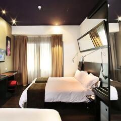 Hotel Avenida Gran Via сейф в номере