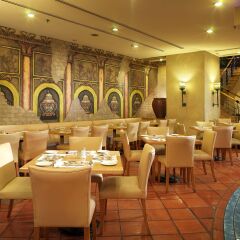 Отель Grand Seasons Hotel Kuala Lumpur Малайзия, Куала-Лумпур - отзывы, цены и фото номеров - забронировать отель Grand Seasons Hotel Kuala Lumpur онлайн питание