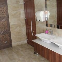 Sahi̇n Hotel Турция, Алашехир - отзывы, цены и фото номеров - забронировать отель Sahi̇n Hotel онлайн ванная