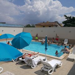 Отель Garden Inn Капуя бассейн фото 3