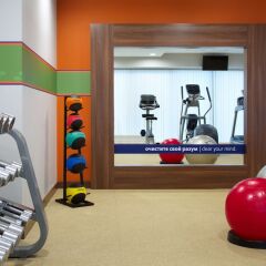 Отель Hampton by Hilton Minsk City Center Минск фитнесс-зал фото 2